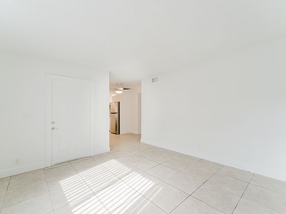 4th image of 1220 NW 16th Ave APT 1