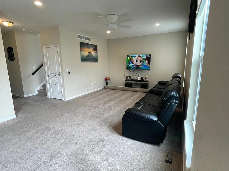 515 Weaver Ridge Dr — Photo 12