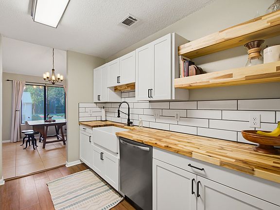 3rd image of 307 Greenmeadow Dr