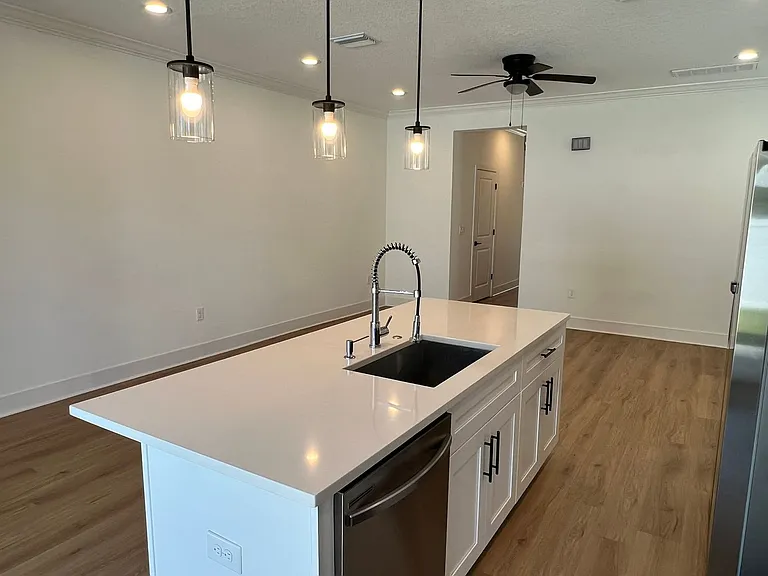2610 E Clark St #1 — Photo 6