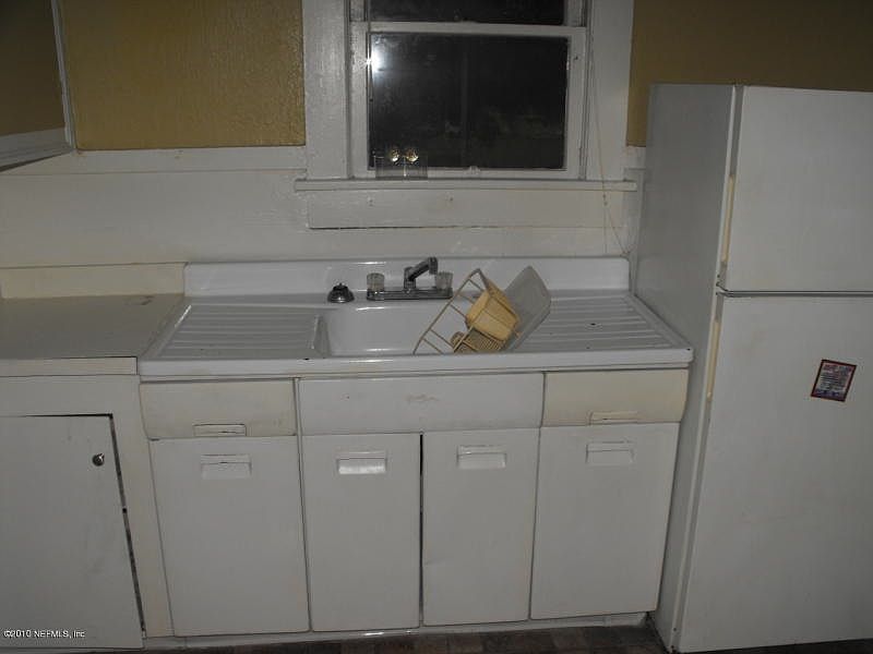 2nd image of 2533 Dellwood Ave