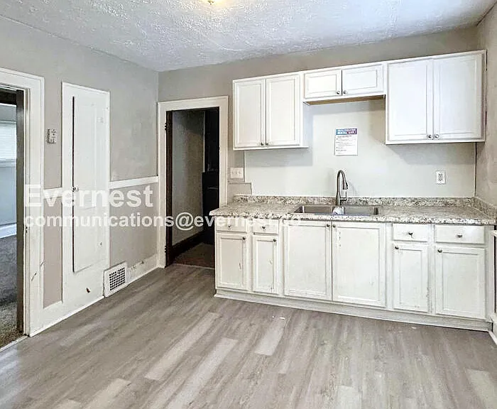 12110 Lenacrave Ave #2 — Photo 6