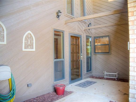 3rd image of 11008 Folkstone Dr