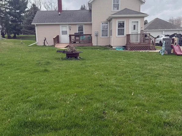 433 N Pine St, West Union, IA 52175