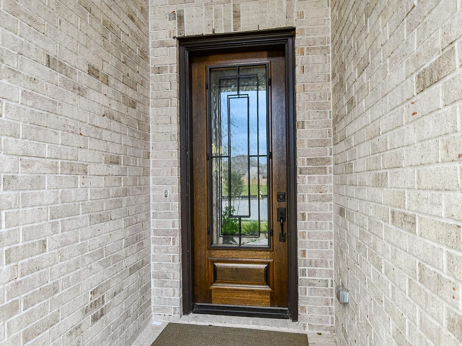 5 bed, 4.5 bath, 3229 sqft, $4,900 — Photo 2