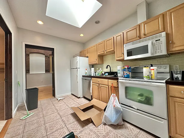 831 Chapel St — Photo 3
