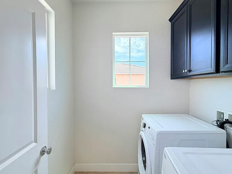 2133 Salice Way — Photo 16