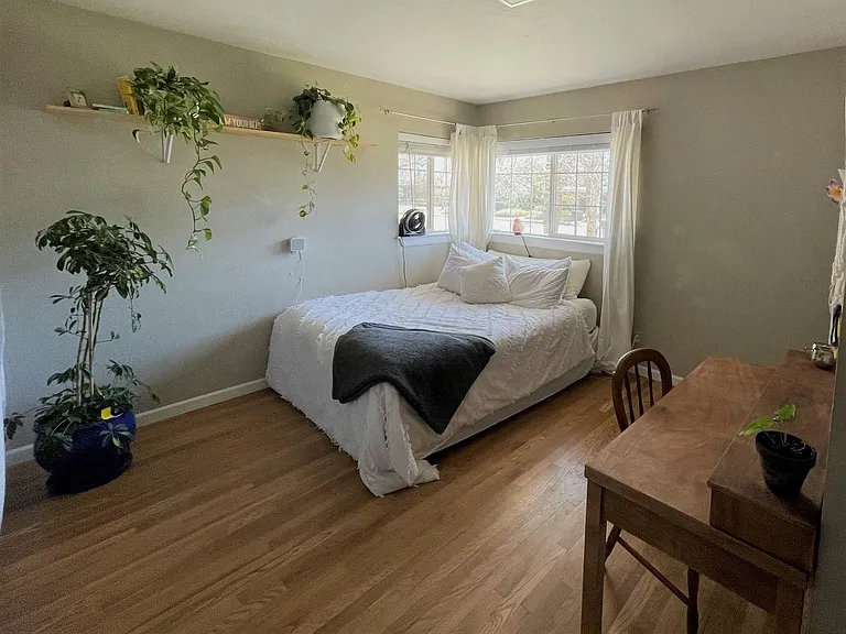 838 Juniper Ln — Photo 15