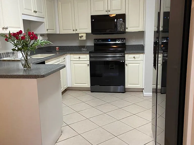 2601 Waterford Way #A — Photo 15