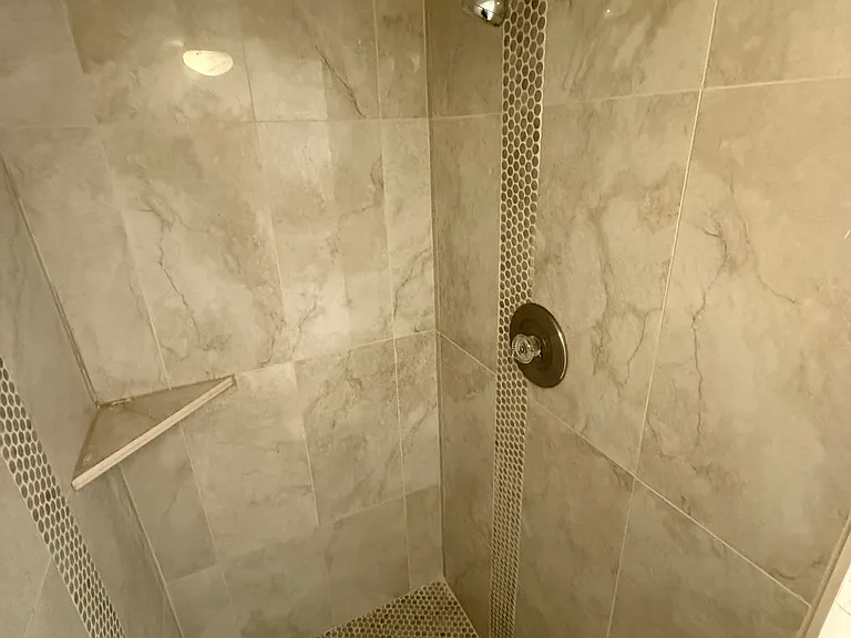 705 N American Beauty Dr — Photo 4