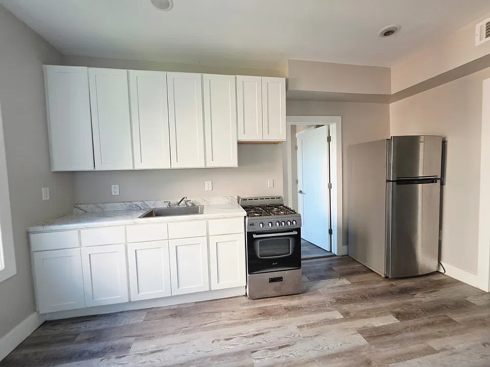 106 Belmont Ave #2B