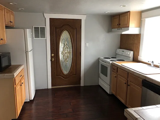 2902 W Agate St — Photo 9
