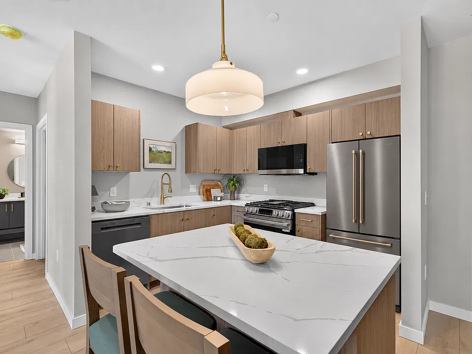 306 Center St #2
