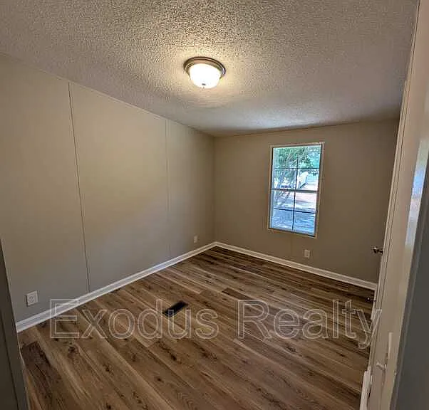 94 Sean Ln — Photo 16