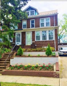 99-18 Ascan Ave, Forest Hills, NY, 11375