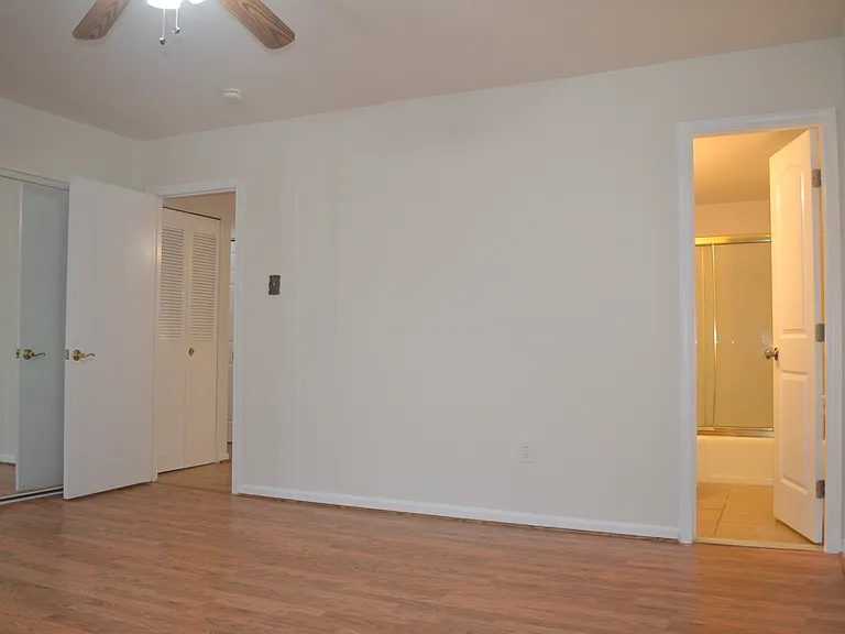 722 Quince Orchard Blvd #201 — Photo 12
