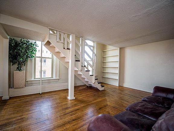 3rd image of 651 Wheeling Ave Ste 1