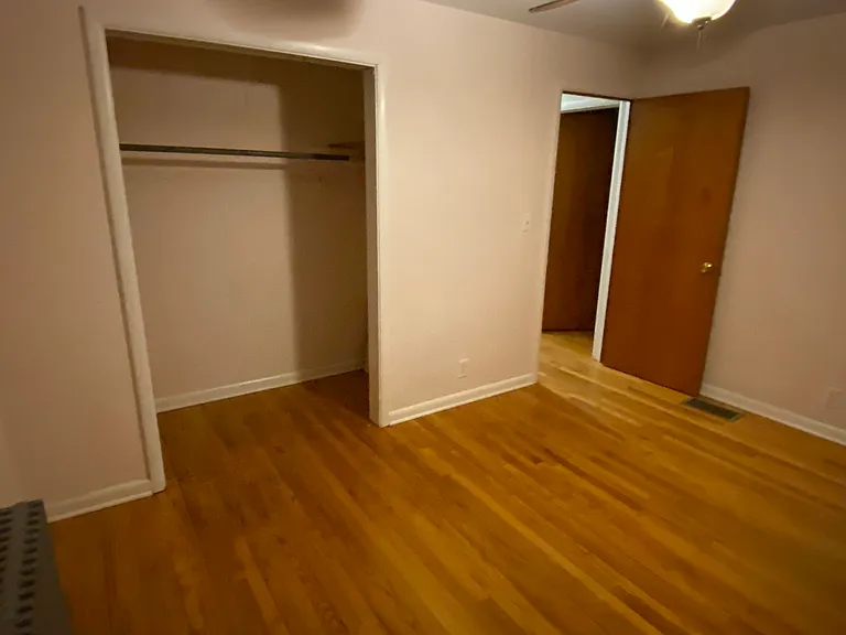 54 Hanford Ave — Photo 4