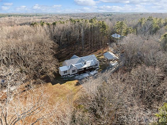 4th image of 2370 Killian Rd