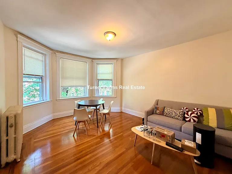 22 Euston St — Photo 7