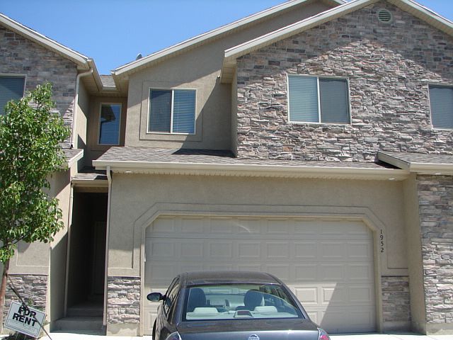1st image of 1952 N Hollow Ct