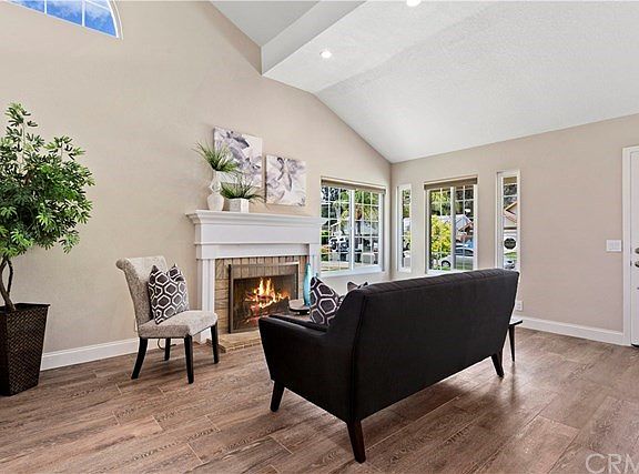 2nd image of 1227 N Thurston Pl