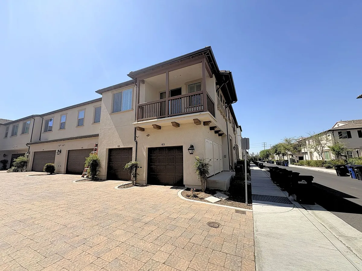 Building Photo - 2848 E Berry Loop Privado #63