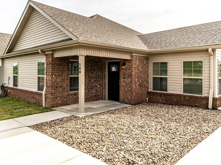 182 Garden Gate Dr — Photo 3