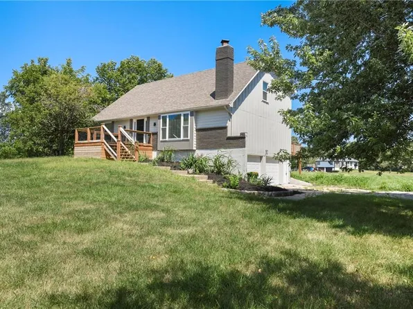 19770 W 203rd St, Spring Hill, KS 66083