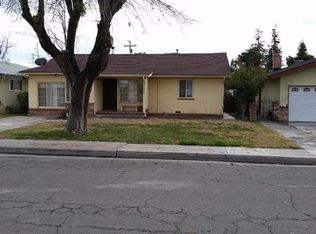 15409 W D St, Kerman, CA 93630