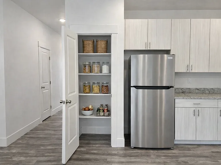 5846 W 40th Ct — Photo 7