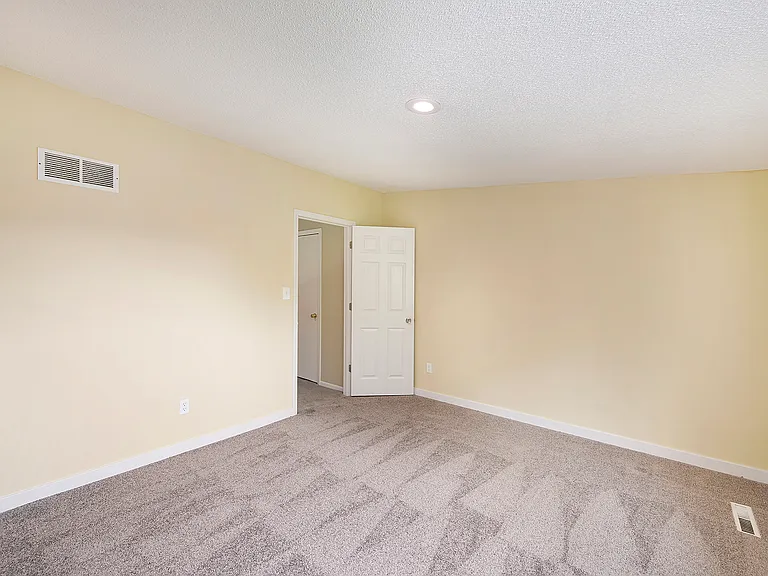 8207 Webster Ave #7 — Photo 20
