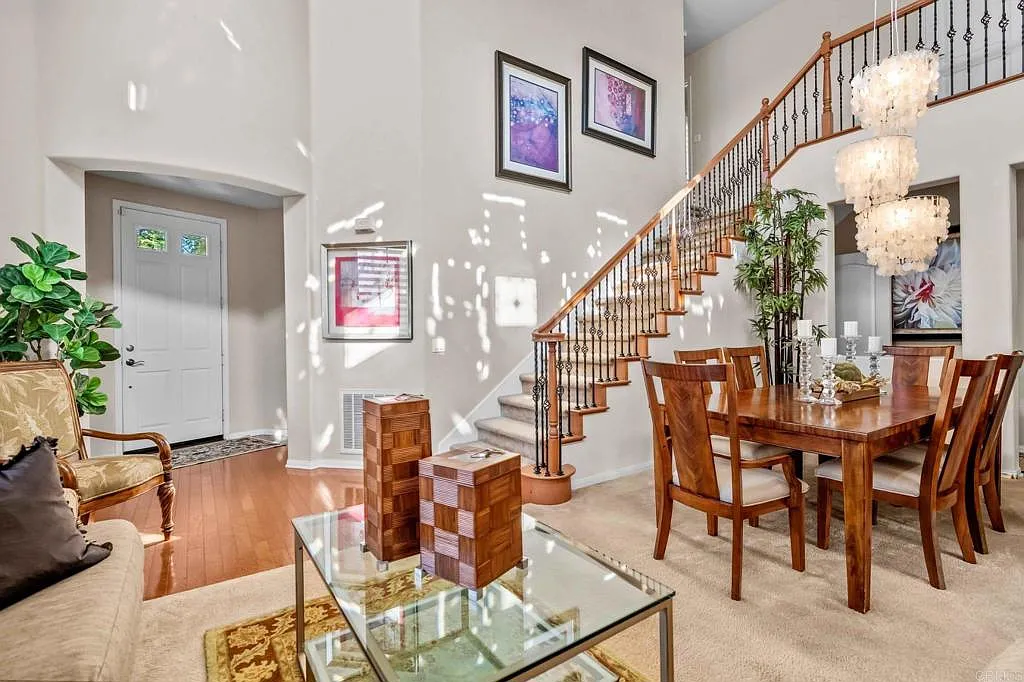 4 bed, 2206 sqft, $6,900 — Photo 3