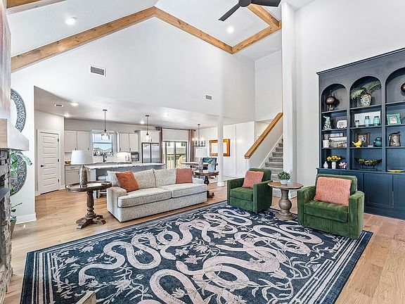 4th image of 1913 Abbott Ln