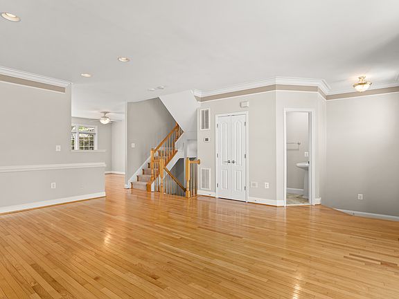 4th image of 4021 Quiet Creek Dr