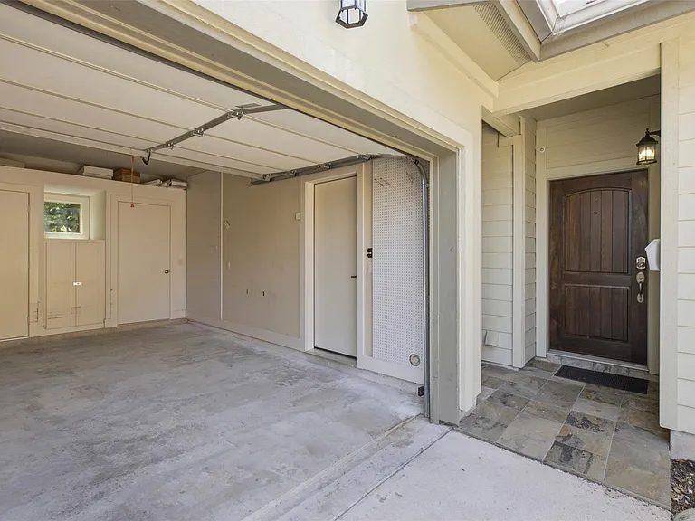 1315 W Anderson Ln #A — Photo 34