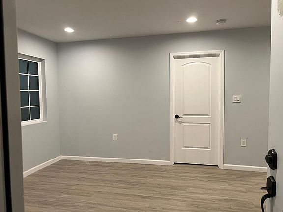 3rd image of 6280 Zelzah Ave
