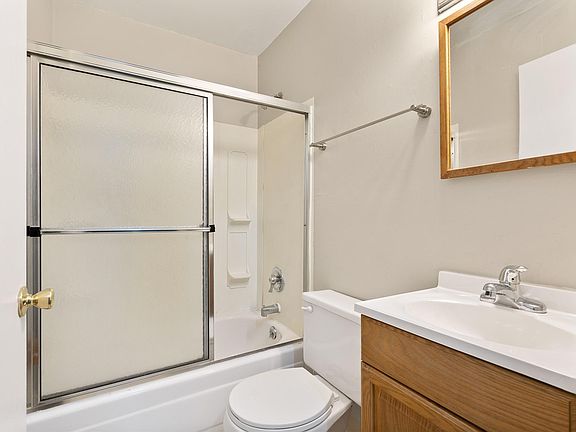 3rd image of 1442 John Glenn Rd #1442