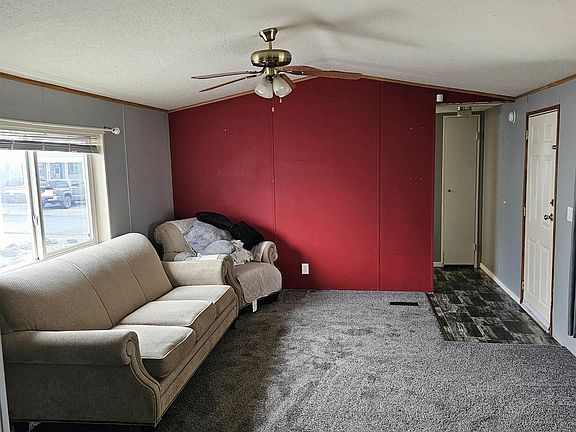 3rd image of 214 Crestwood Dr