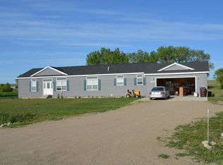 5464 Snowy Water Ln, Williston, ND 58801
