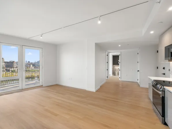 16 West Street image 2 of 35