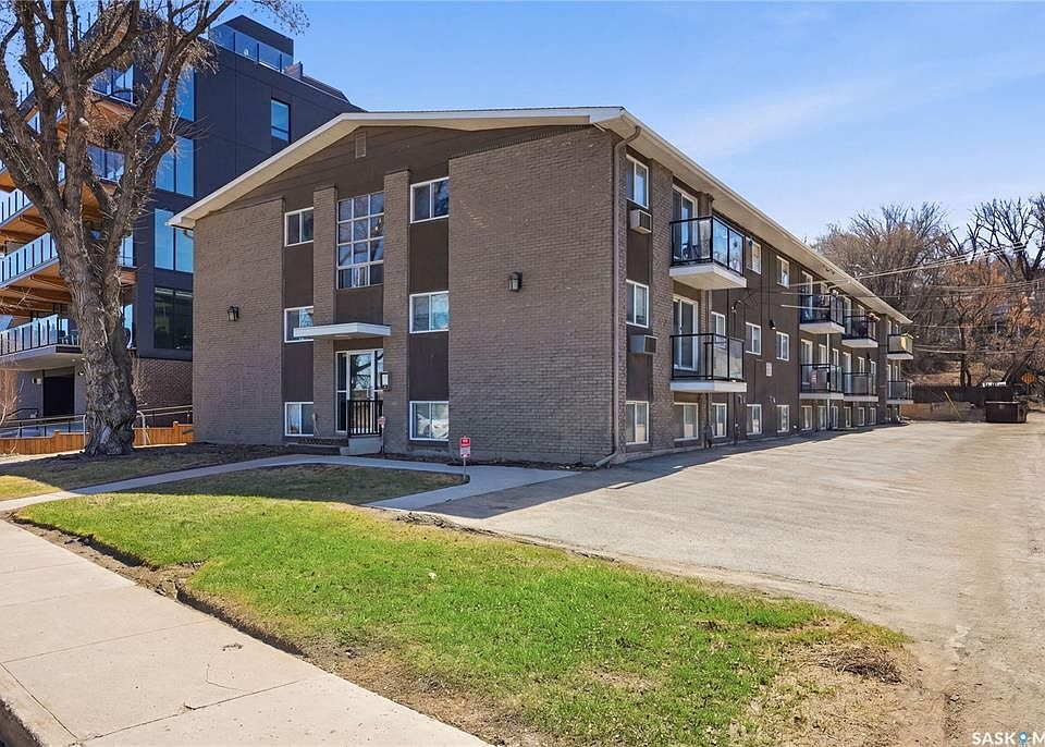 1st image of UNIT 303-208 Saskatchewan CRESCENT E