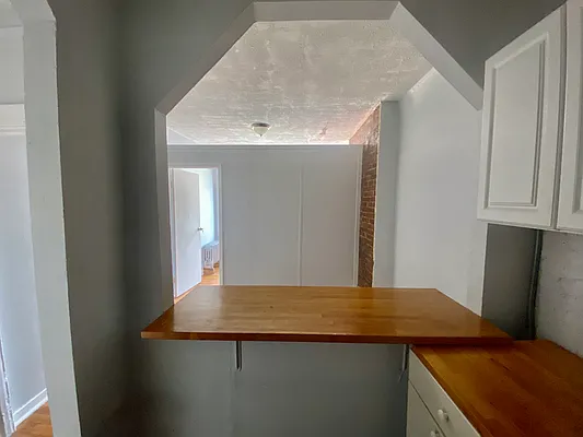 Rented by Dom & E Property Management | media 18