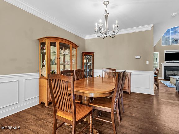 5th image of 135 Brookfield Drive
