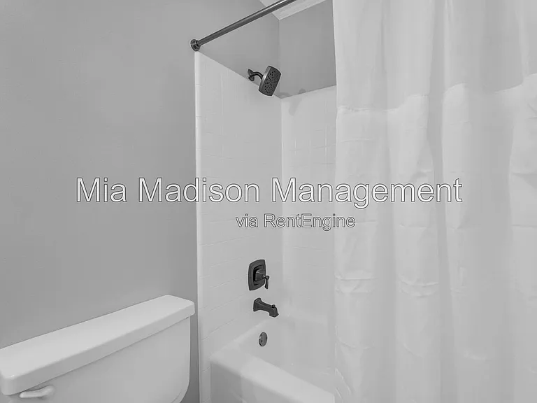 111 E Mell St #24 — Photo 27