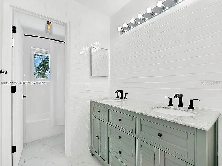 15945 NW 82nd Ct — Photo 22