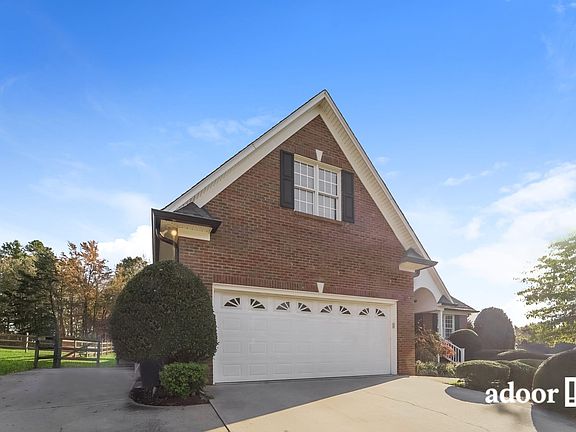 2nd image of 5406 Berryview Ln