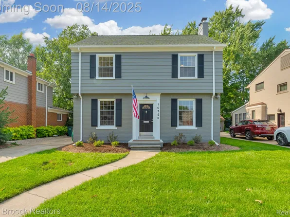 10725 Talbot Ave, Huntington Woods, MI 48070