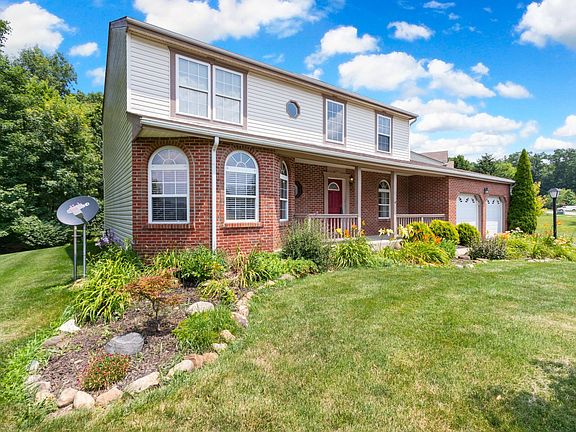 2nd image of 21 Knob Hill Dr
