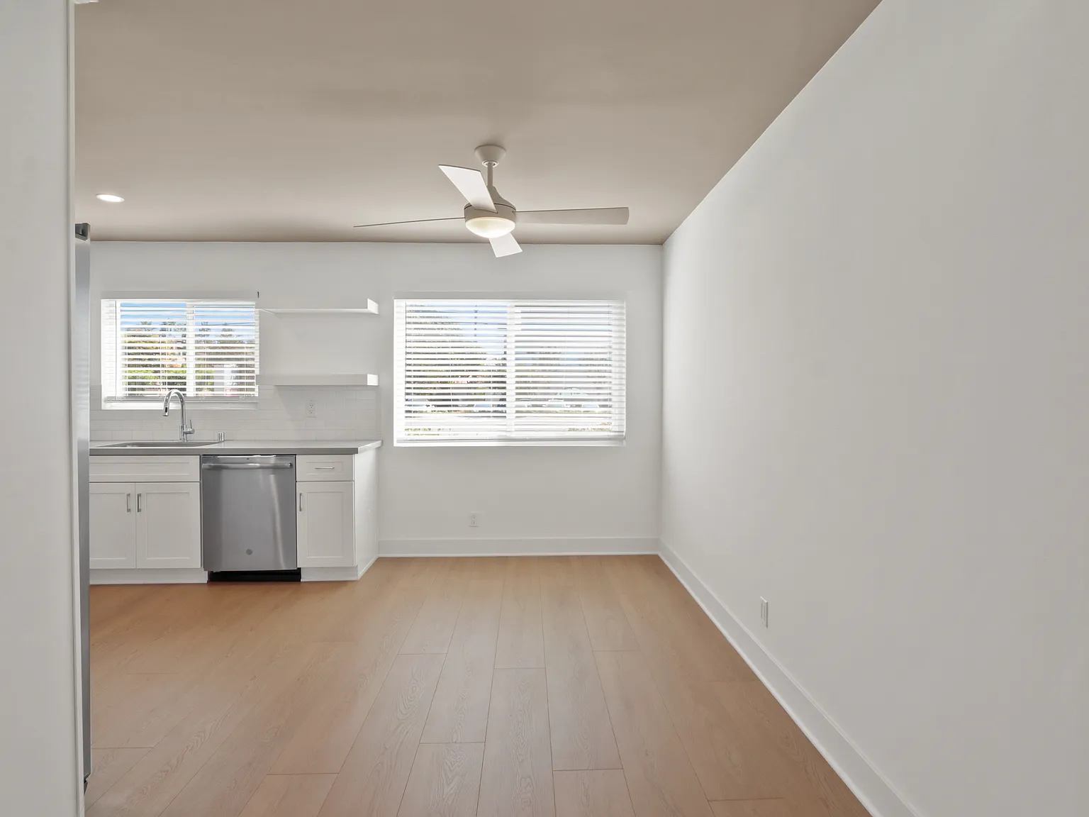 2 bed, 1050 sqft, $2,700 — Photo 4